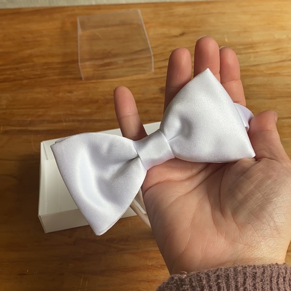 Mens White Bow Tie - Picture 4 of 5